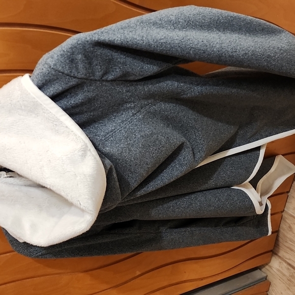 Lululemon wrap jacket - Picture 2 of 7